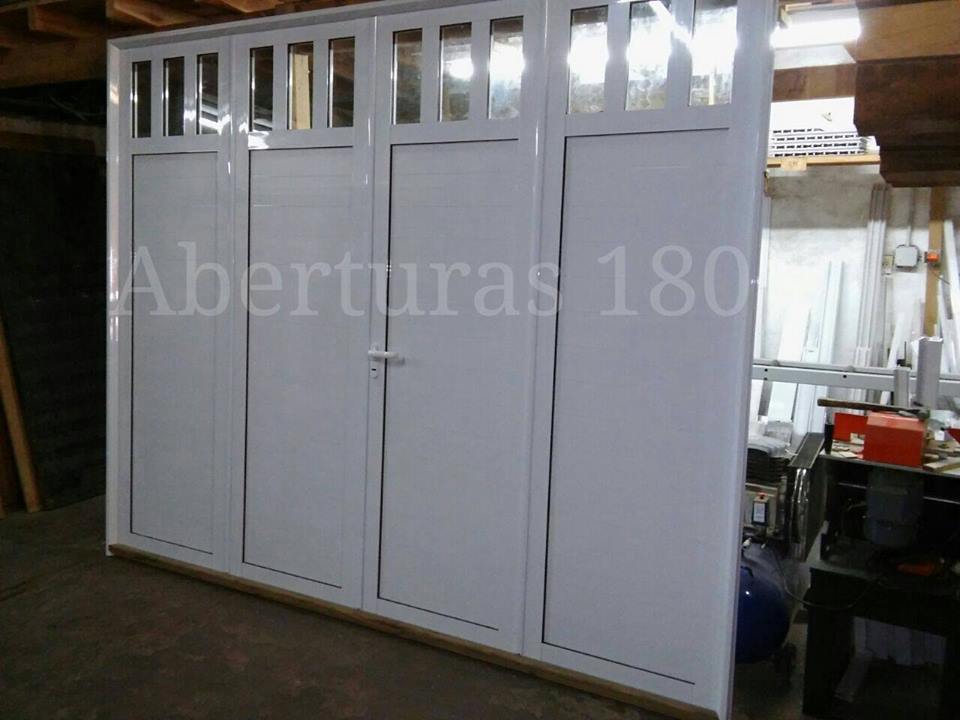 Porton Aluminio de 36 Mod "C" 3.00 x 2.40 4 hojas de Abrir.