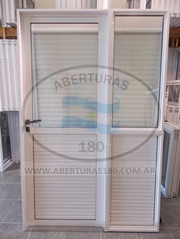 Puerta mosquitero c/ revestimiento.
