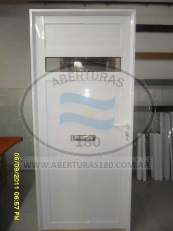 Puerta aluminio 1 mts de ancho.