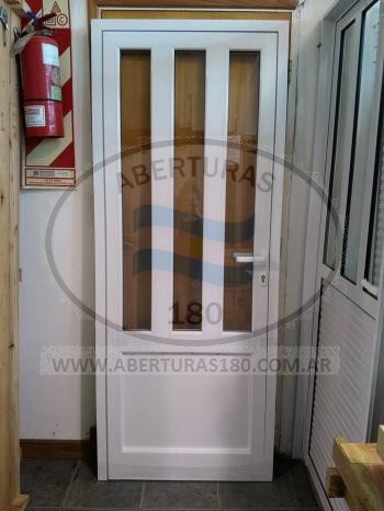 Puerta mosquitero c/ revestimiento.