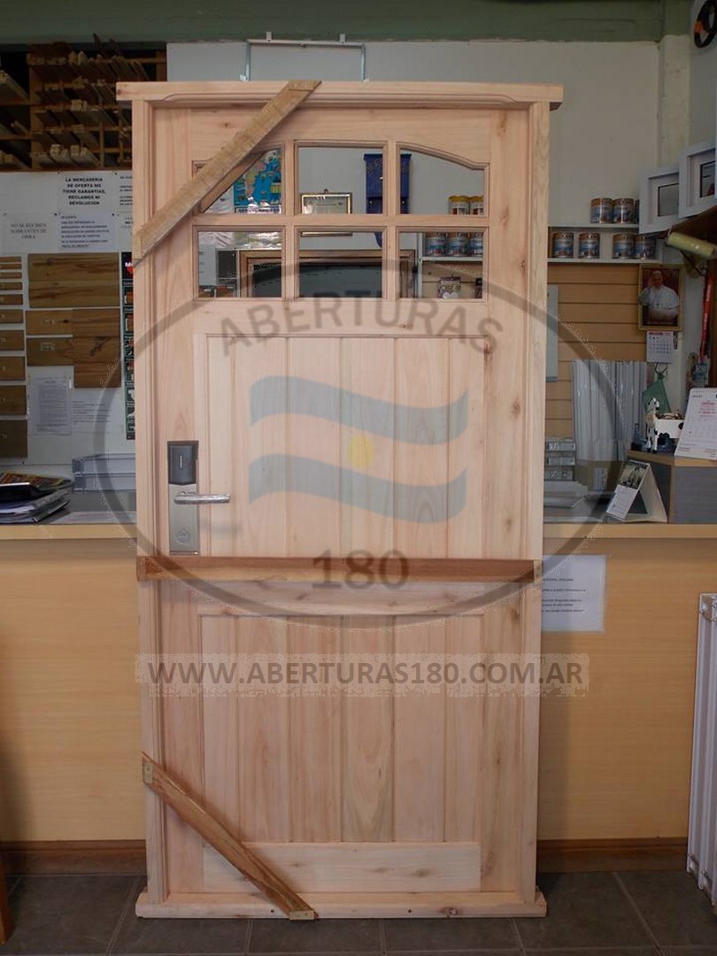 Puerta en saligna 0.90 x 2.00, tablero machimbre, 6 vidrios repartidos 1/4 punto c/ cerradura electrnica.