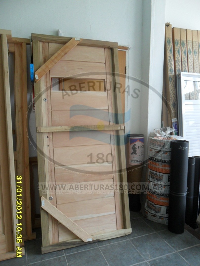 Puerta machimbre horizontal cedro.