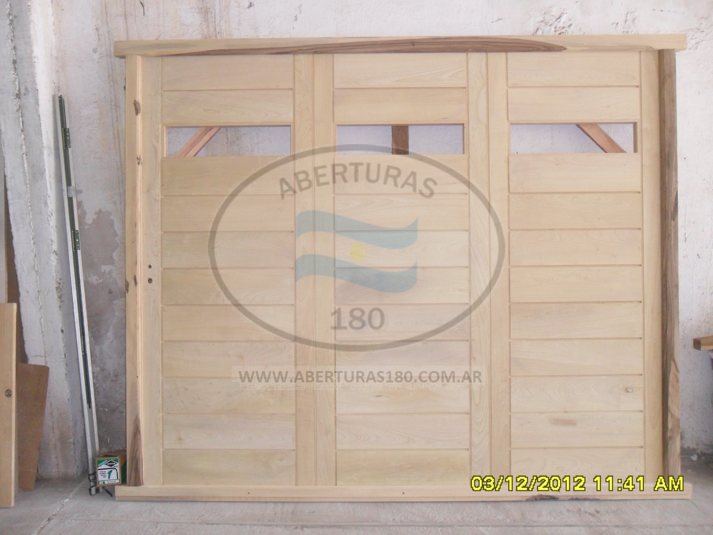 Machimbre horizontal en caroba.