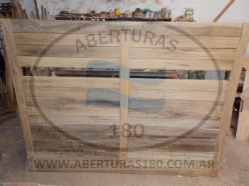 Machimbre horizontal en caroba.