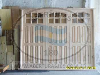 Puerta machimbre horizontal en lamo.